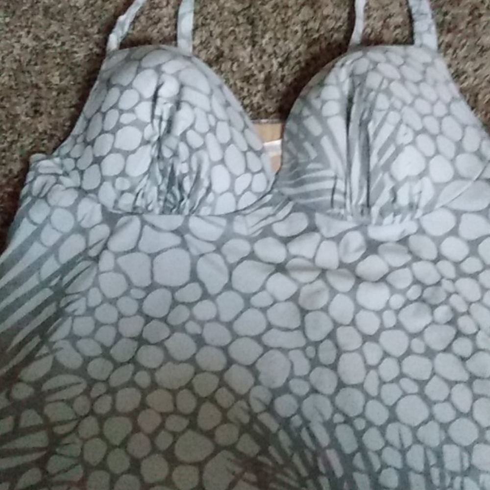 Lane Bryant swim top - Picture 2 of 3
